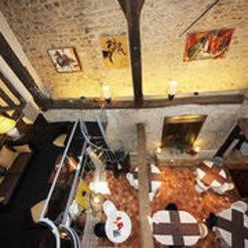 Du Jeu De Paume 3*